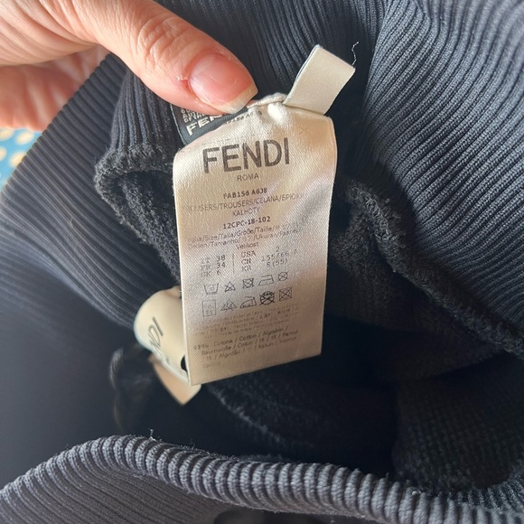 Fendi logo joggers- like new - Picture 5 of 9